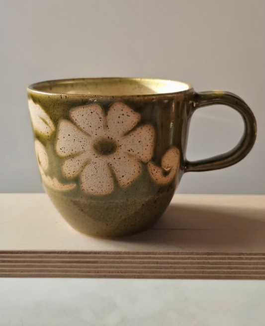 Grande tasse aux motifs floraux verte